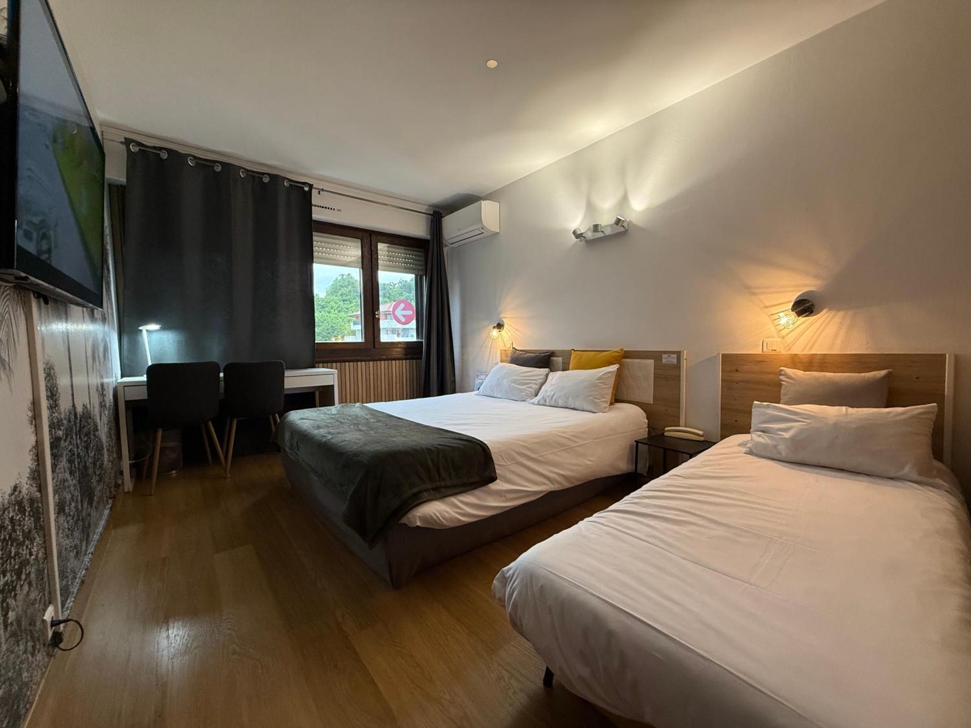 Savoie Hotel Aux Portes De Geneve 圣朱利安恩因 外观 照片